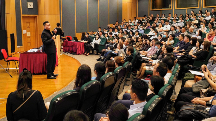 “Presenting China to the World” seminar series